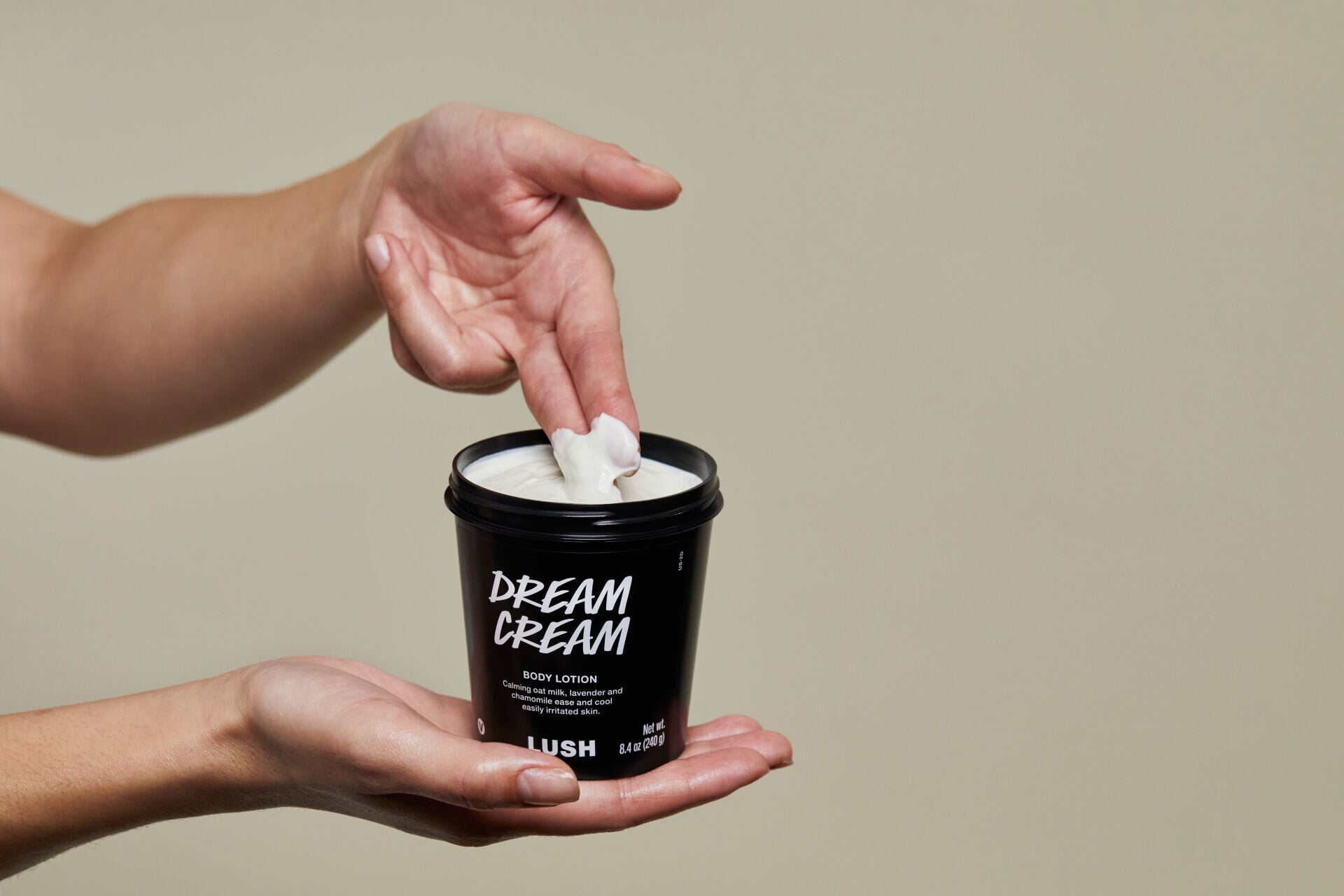 LUSH Dream Cream Body Lotion hero 1