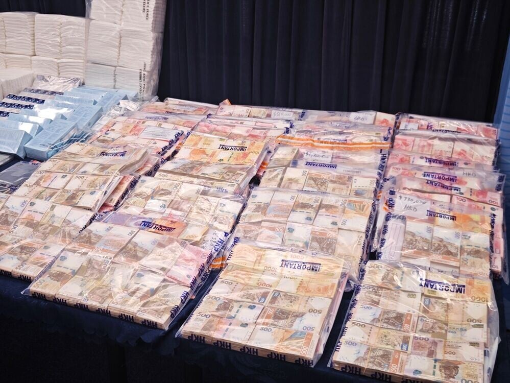 檢獲高達1,300萬港元現金,並同時凍結多個銀行戶口內逾500萬港元的犯罪得益。