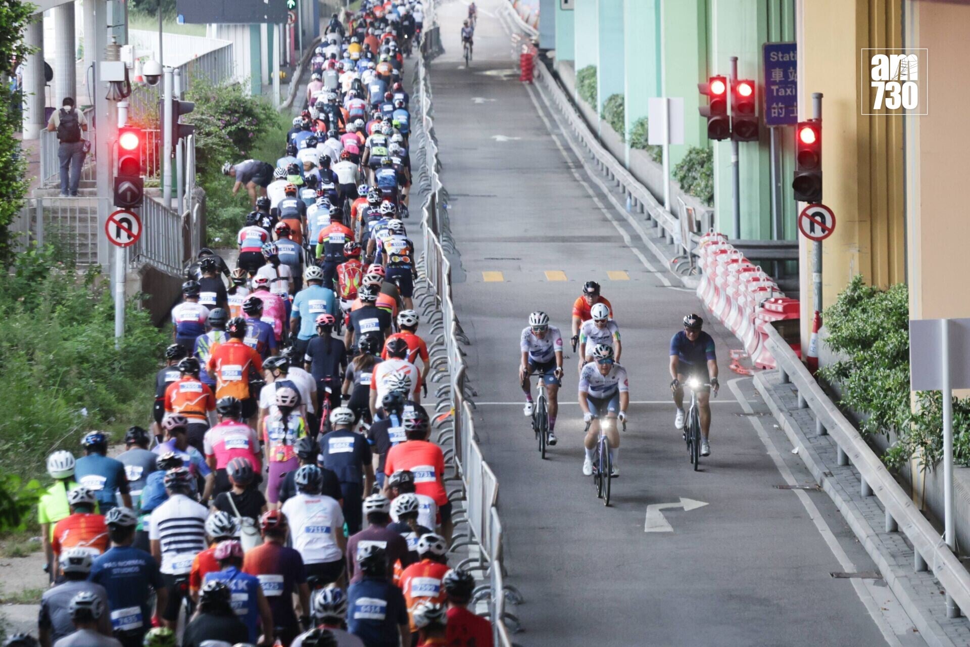 香港單車節汀九橋賽段取消惹不滿,鄭泳舜認為不應過份依賴單一領航車。(資料圖片)