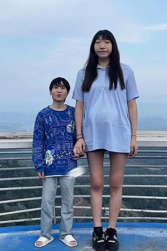2.2米巨人女網紅小玥個性開朗,不太在意外界評論