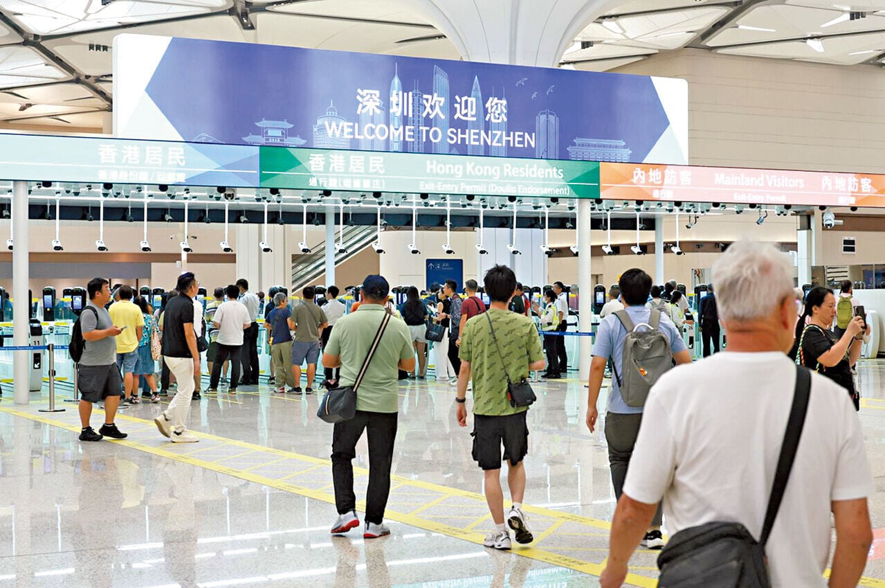 大部分旅客能用「合作查驗」通道過關。