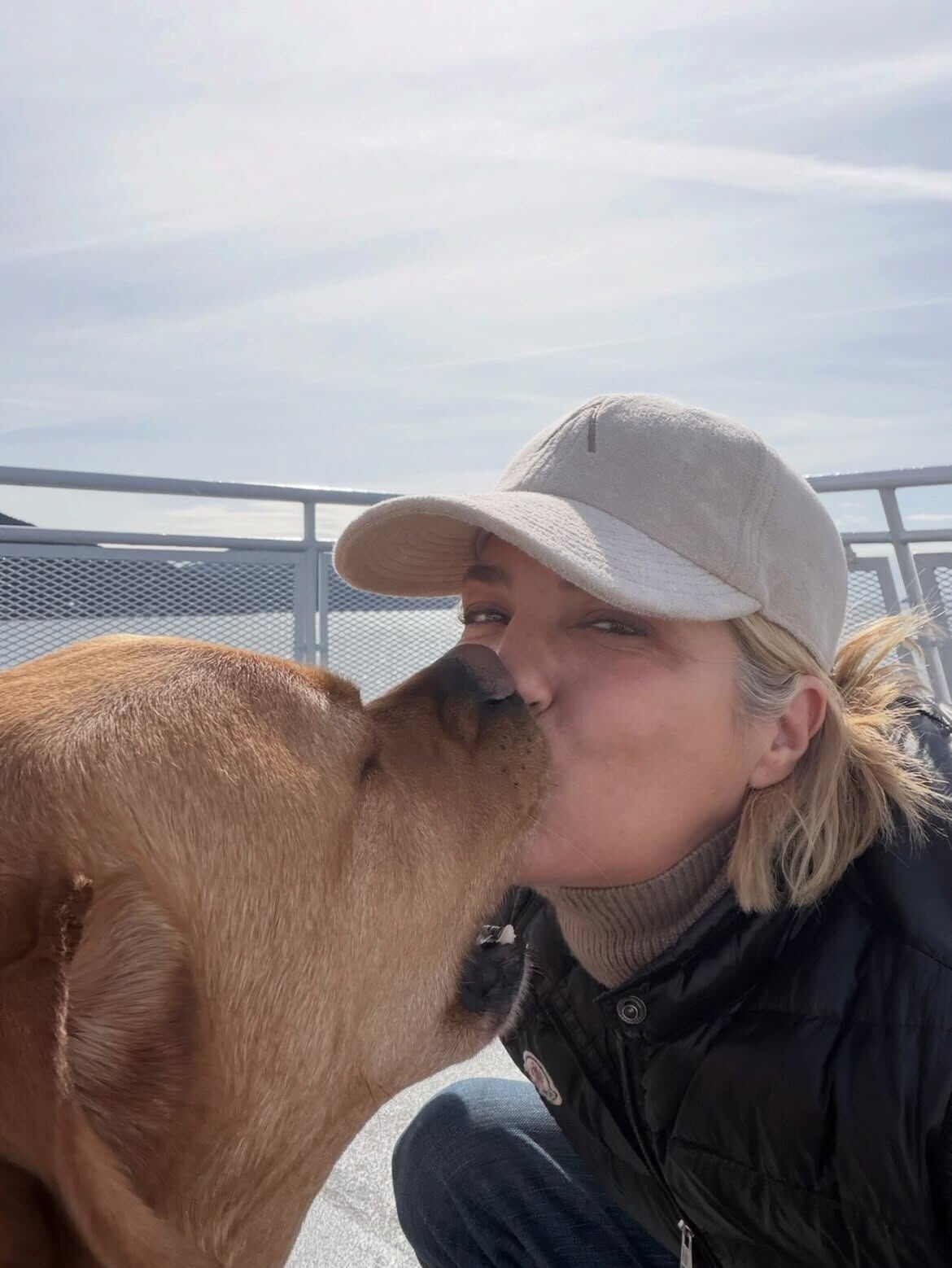 Selma Blair近月不時分享與愛犬合照