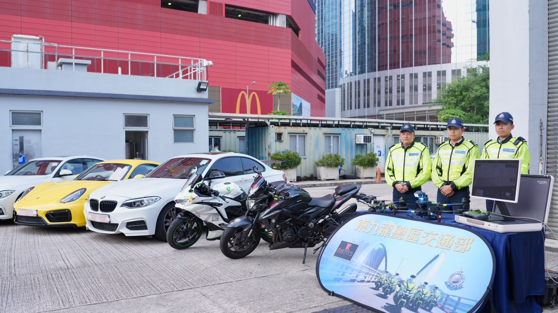清水灣狂飆時速達120公里　警無人機「非追截式」執法拘4人扣7車