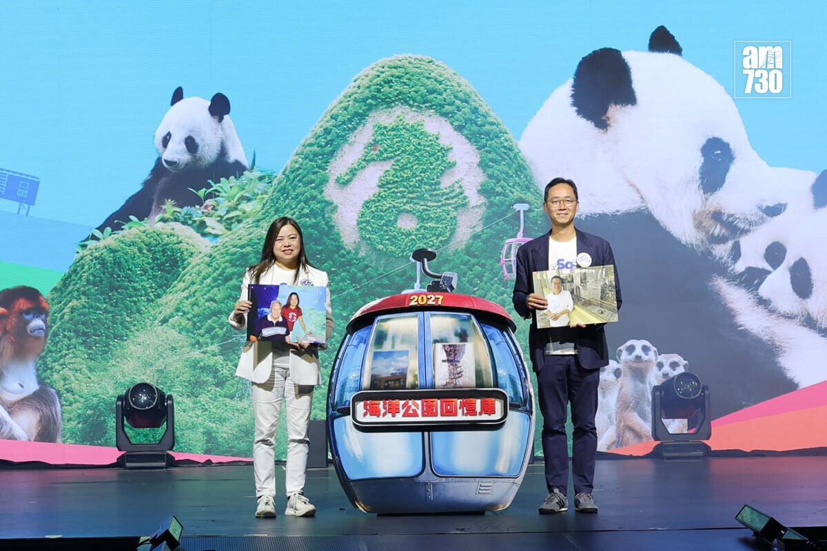 羅淑佩(左)指,政府將按香港五年規劃,支持公園發展為保育及教育基地;右為龐建胎。(吳康琦攝)