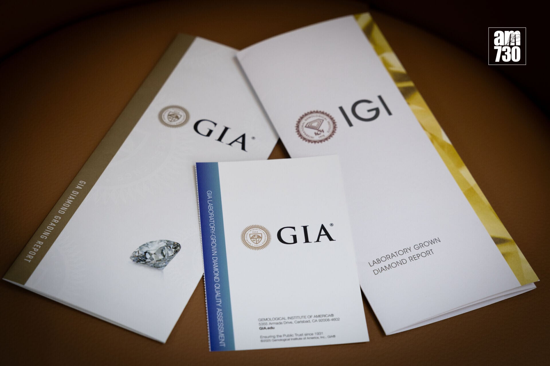 Gali提醒消費者,購買鑽石首飾時要留意證書,即使是實驗室培育鑽石一樣會有證書。(蘇文傑攝)