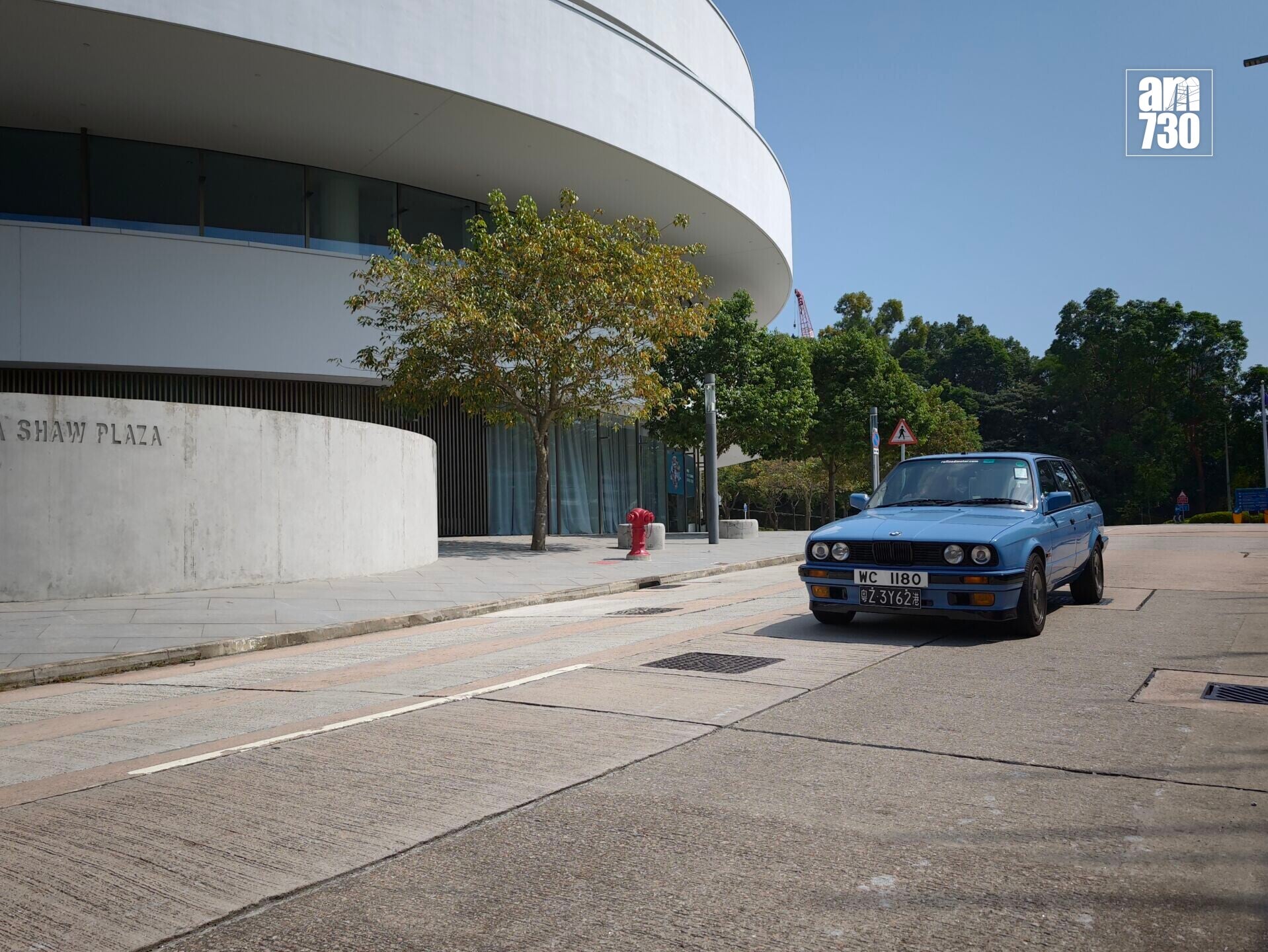 電動車|Refined Motor將古董BMW改裝成電動車。