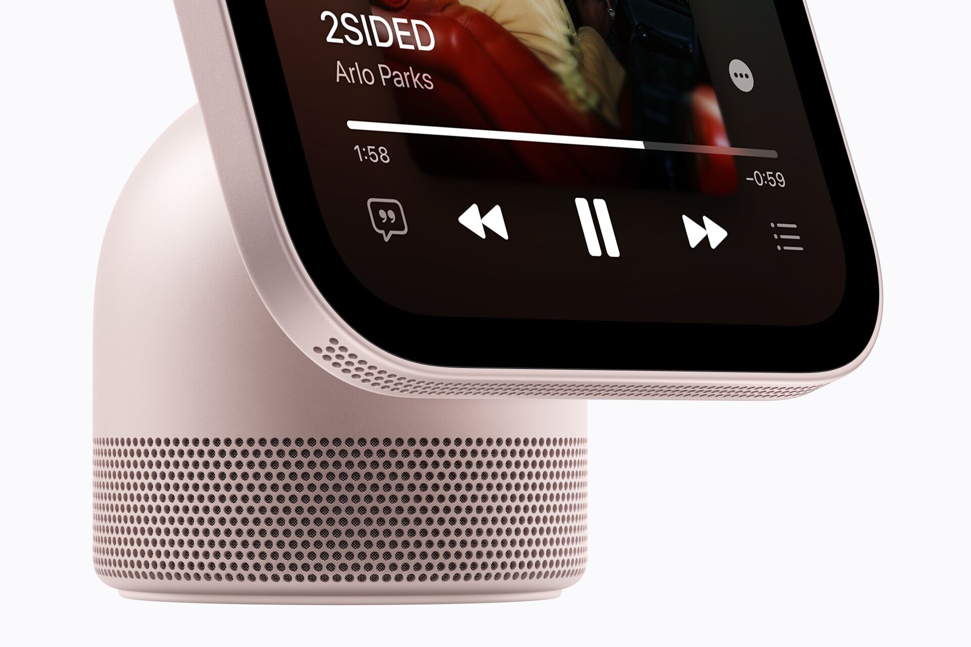 Apple HomeView底座則內建向下發射的低音喇叭與兩個反向抵消被動輻射器。