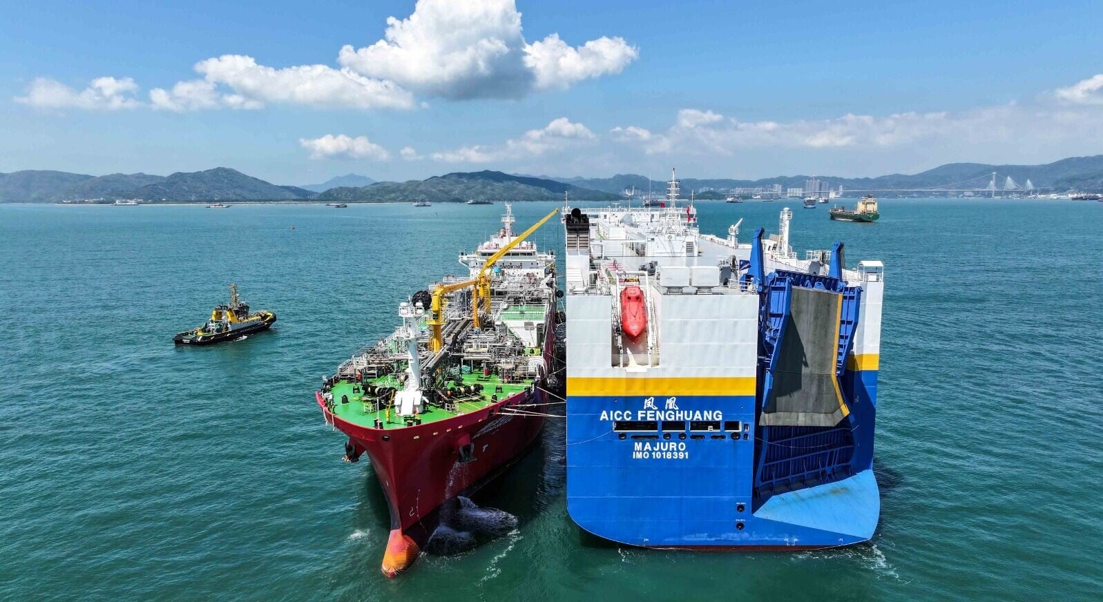 香港水域的首次汽車滾裝船LNG加注作業,於西面 3號錨地成功完成。約2,600立方米LNG在六小時內,加注至雙燃料汽車滾裝船「鳳凰」輪。