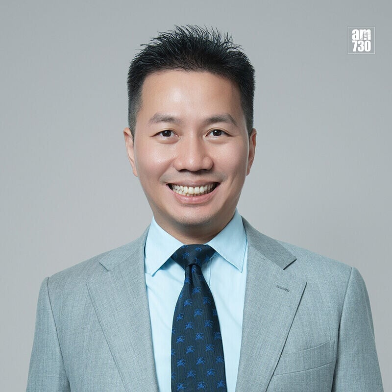 Elliott Hau Headshot highres 800x800