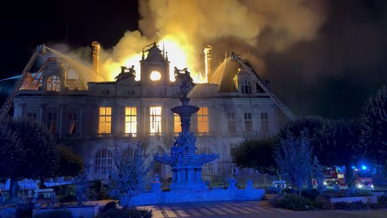 Limoges town hall ravaged by fire set during French protests AFP 0 14 screenshot