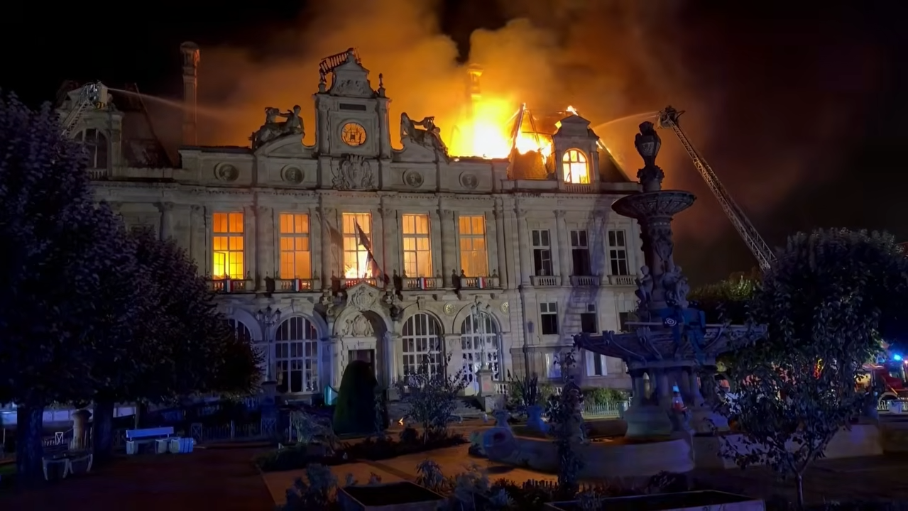 Limoges town hall ravaged by fire set during French protests AFP 1 17 screenshot