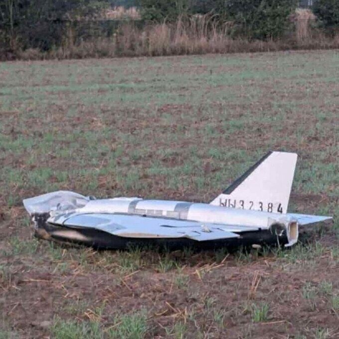 HU76oxnW4AADaH烏克蘭無人機殘骸在立陶宛北部尤奧季奧尼斯村(Juodzionys)出現U
