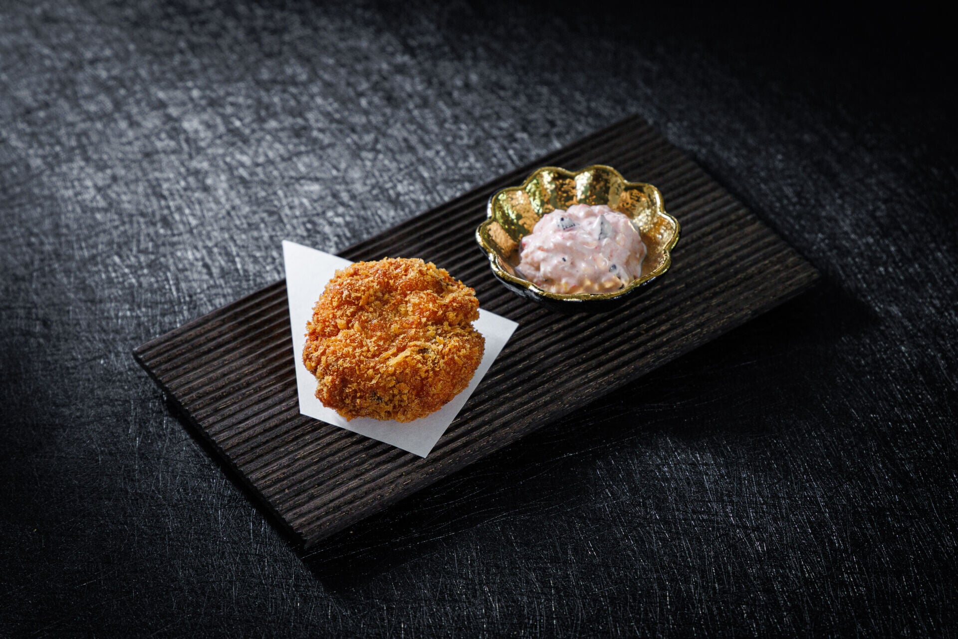 炸蝦餅配特製他他醬(港幣$25)