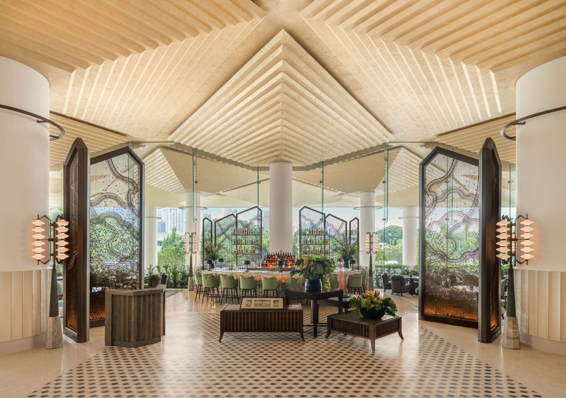 Dusit thani bangkok lobby bar scaled