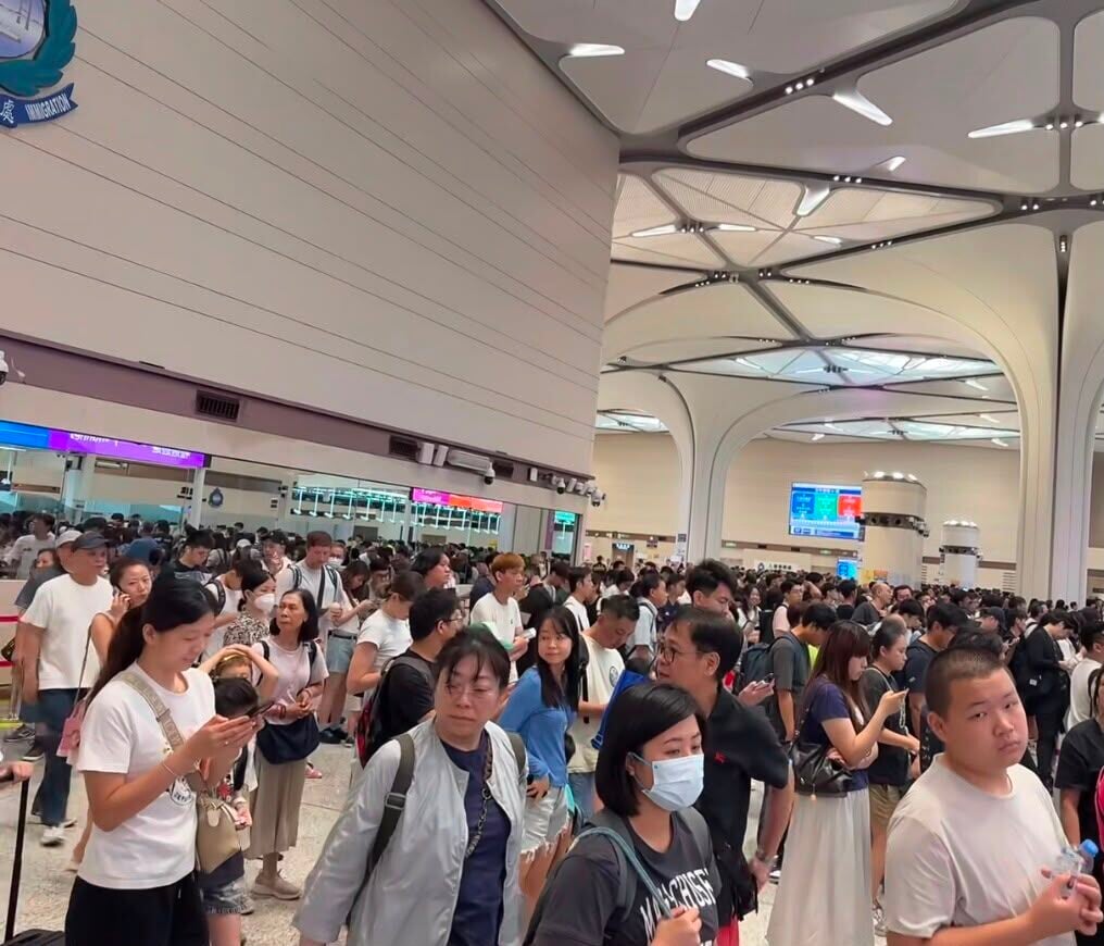 新皇崗口岸首個重陽節假期即迎來客流高峰(網上圖片)