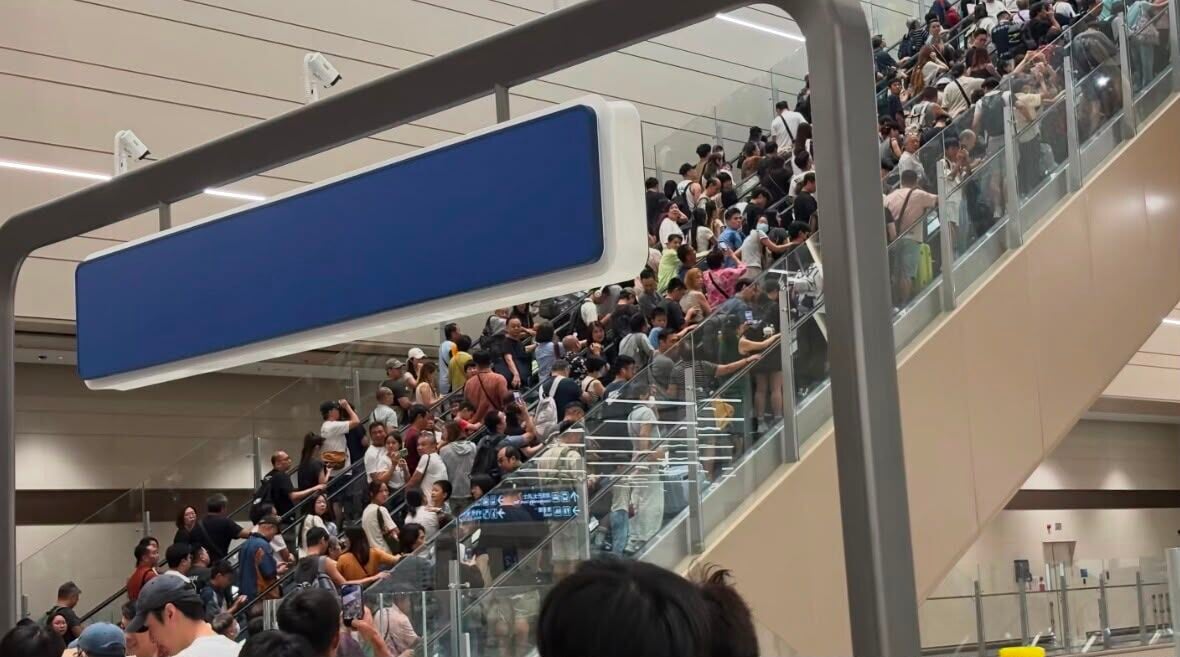 新皇崗口岸首個重陽節假期即迎來客流高峰(網上圖片)