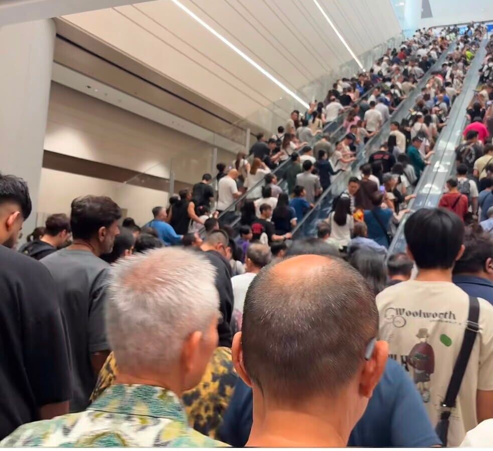 新皇崗口岸首個重陽節假期即迎來客流高峰(網上圖片)