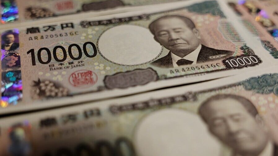 2026 10 21T075849Z 702105531 RC2U6OAFIV25 RTRMADP 3 JAPAN ECONOMY YEN