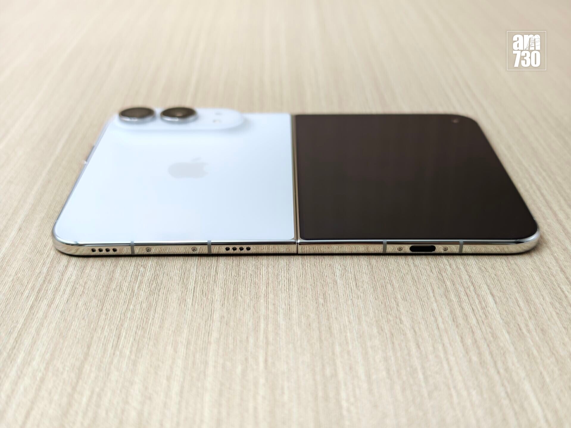 iPhone Duo外屏幕及機背。