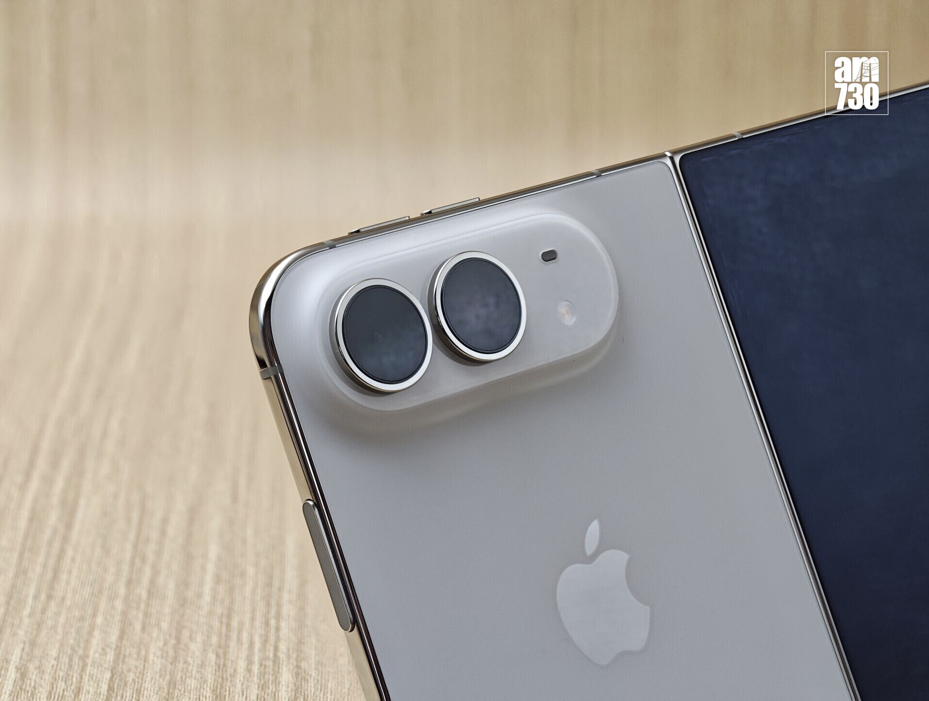 iPhone Duo設有雙48MP鏡頭模組。