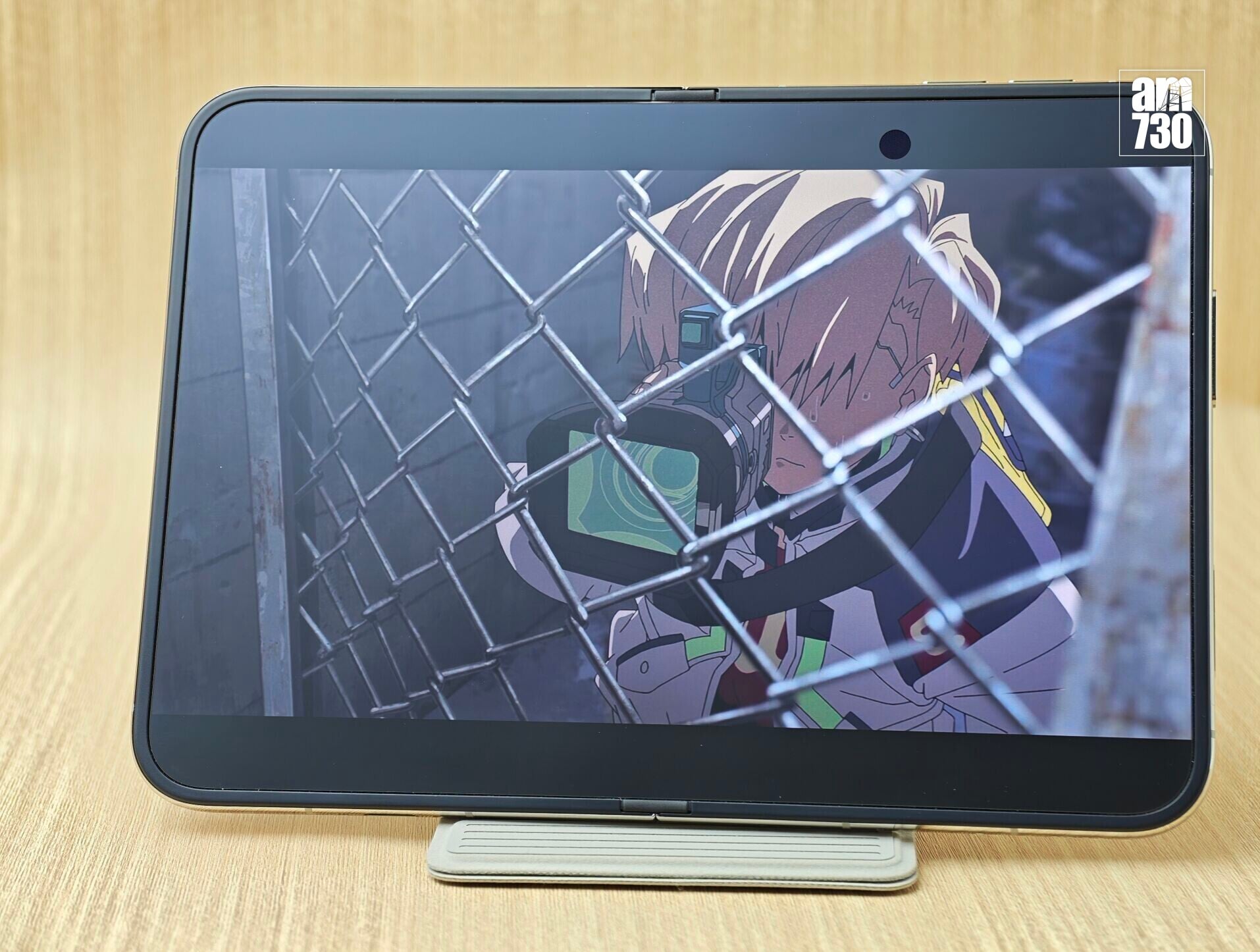 iPhone Duo最適合看Netflix煲劇。