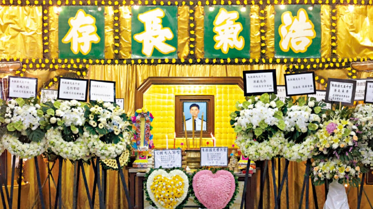 朱振國在世界殯儀館設靈。(吳康琦攝)