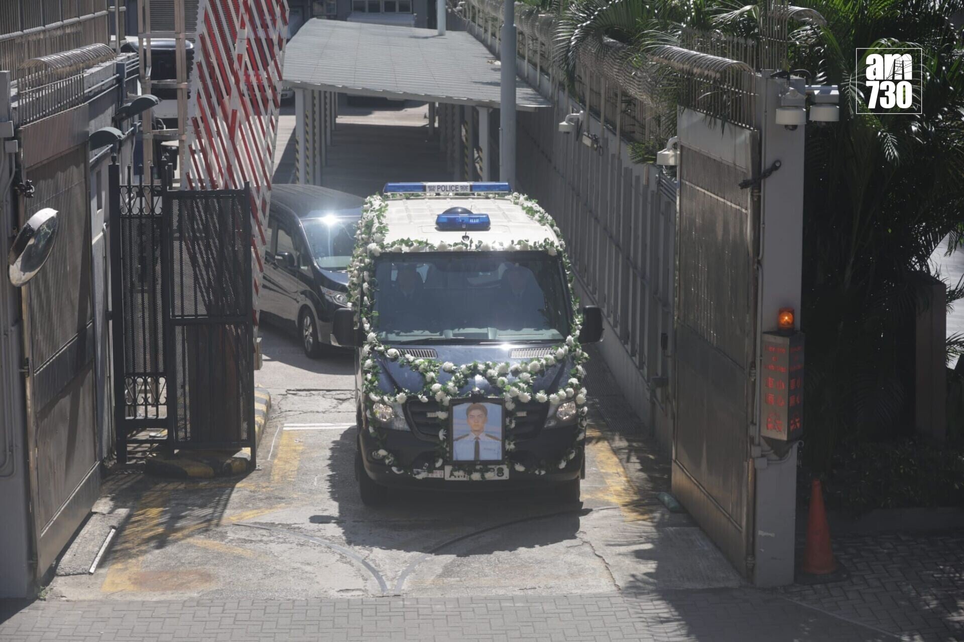 警隊為朱振國舉行最高榮譽喪禮,長沙灣分區警署道別後安葬浩園。(鍾式明攝)