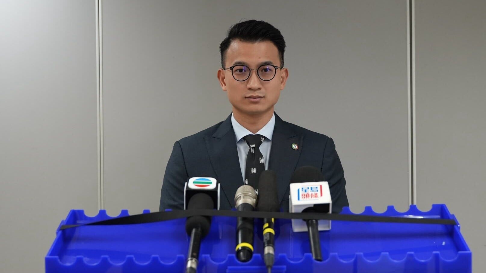 屯門發生「借錢開鎖」騙案，警方拘捕兩人