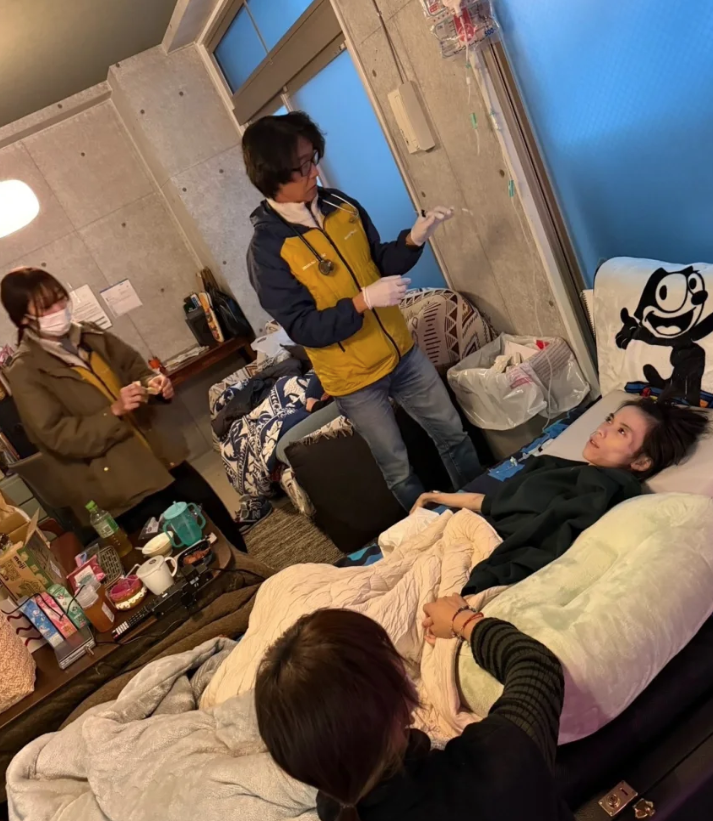 流奈獲釋後罹患嚴重PTSD與厭食症。(互聯網)