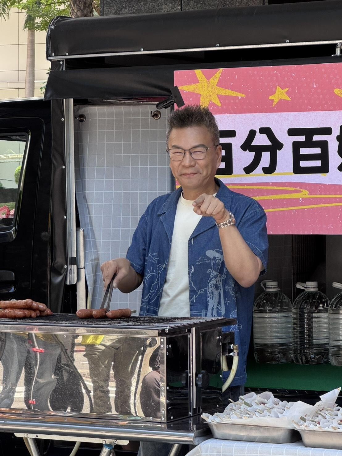 黑人探病照掀爭議!沈玉琳露面幫緩頰 虧王力宏拿尿壺:拿壺不開提哪壺