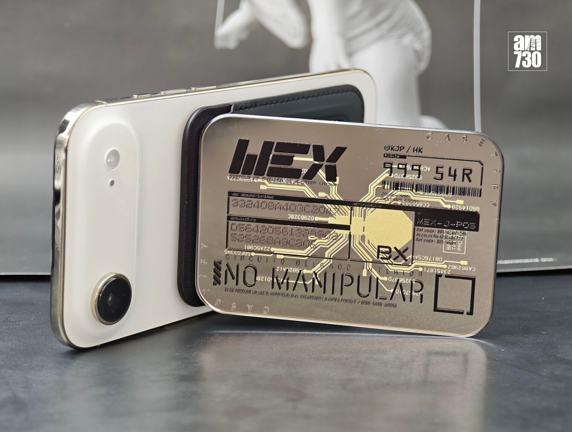 DS2 - Cargo ID MEX Cardholder Stand Snappy卡套支架$319。