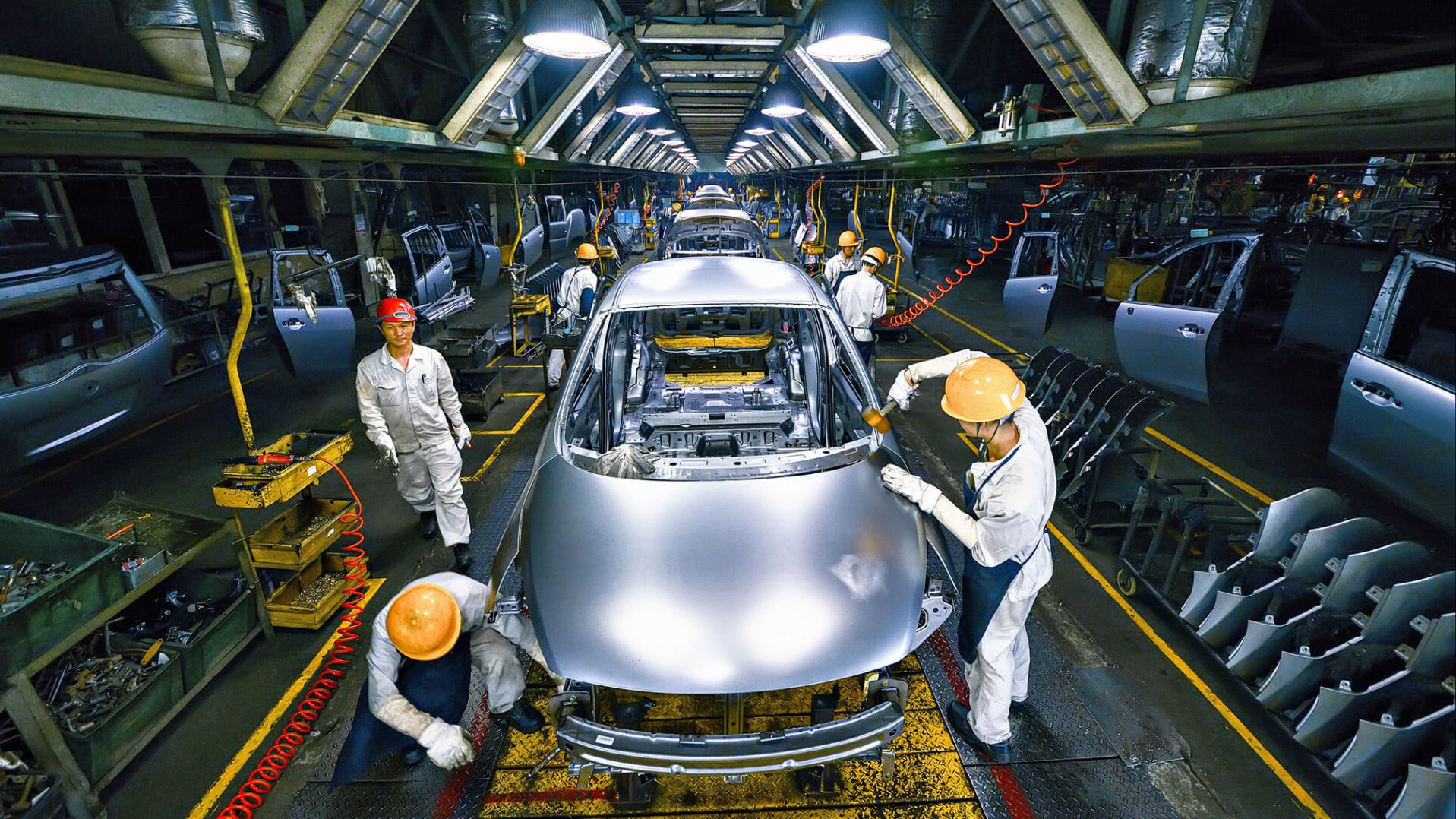 乘聯分會秘書長崔東樹表示，內地汽車零售量按年跌22%。(資料圖片/中通社)