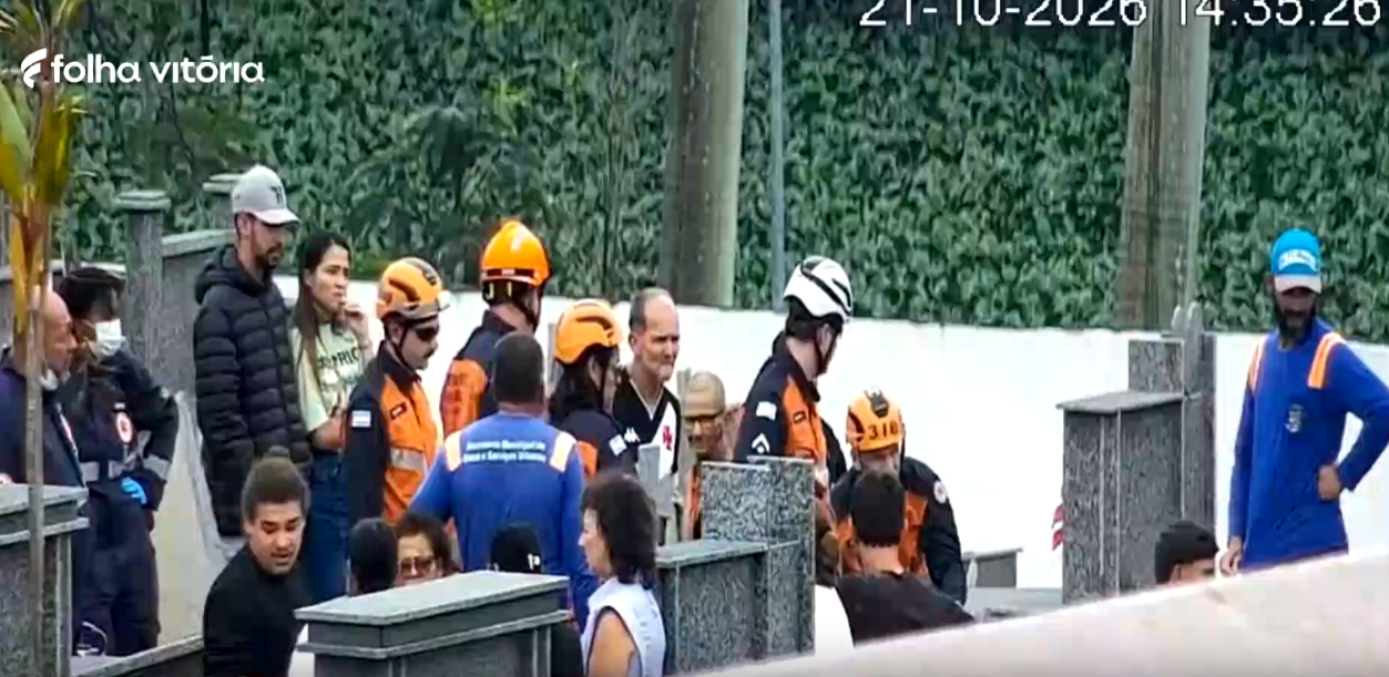 巴西一名男子前往墓園參加友人葬禮,隨後走到同一墓園內的父親墓地,並坐在墓穴水泥蓋板上時,蓋板突然塌陷,男子跌入父親的墓穴。救援人員接報到場時,發現男子已經當場死亡,隔天,他便被安葬在同一座墓園。(網上圖片)