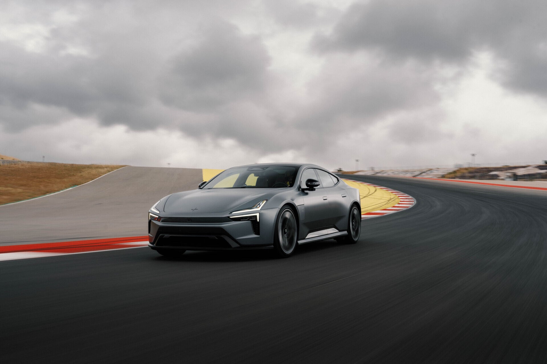 電動車|Polestar 5 Performance版本最大馬力高達884匹。