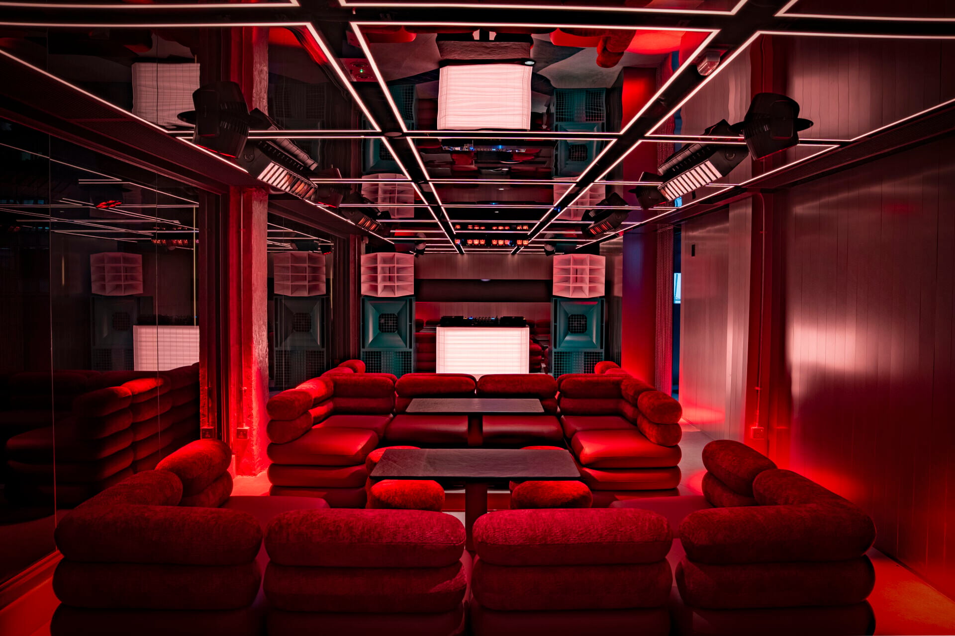 AOAO Interior 01
