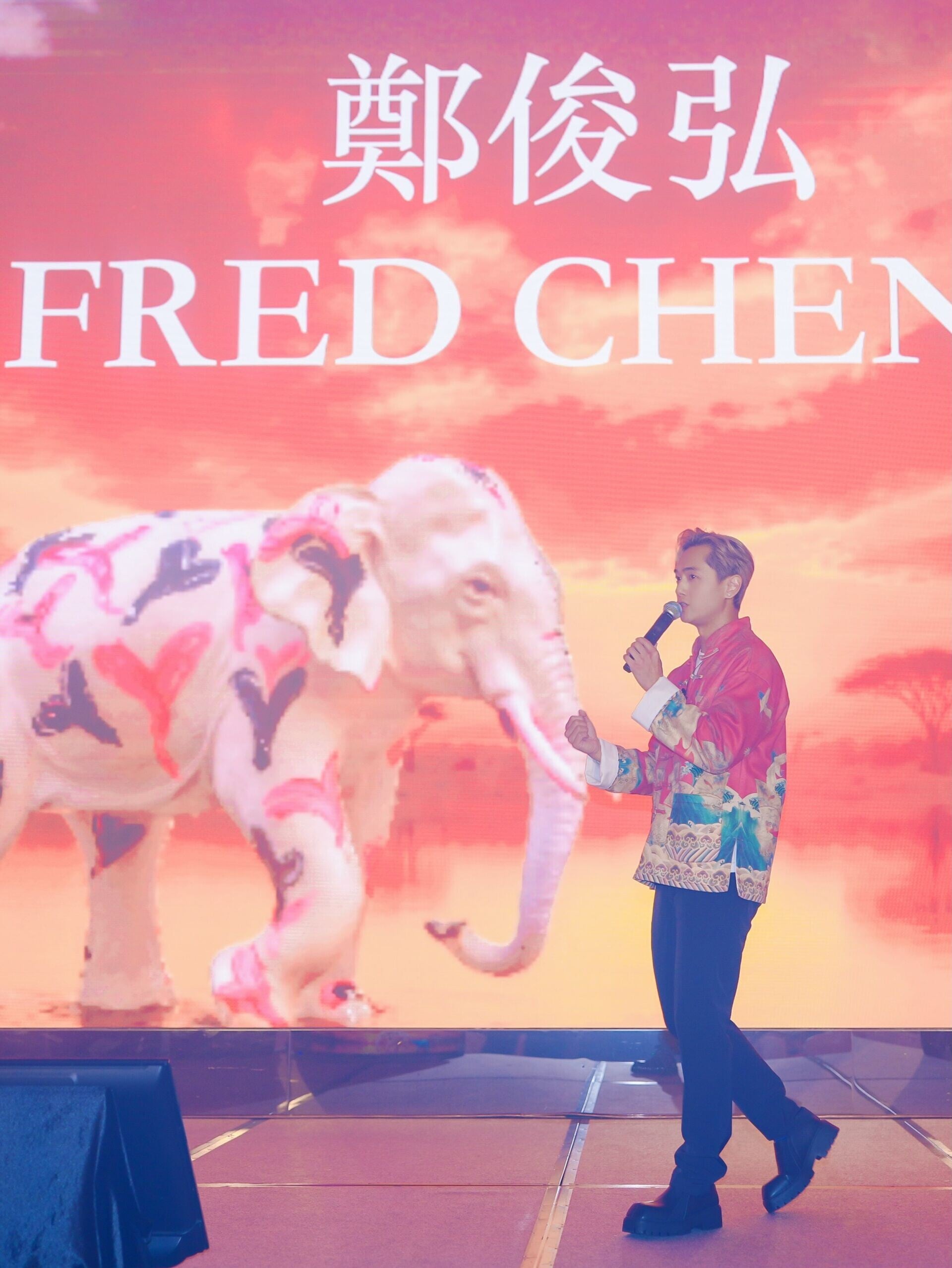 「善美綻放,善愛同行,伴象而往」 🐘很榮幸這次回港能參與趙太的慈善晚宴。慈善始於微小善意,善意可在受助者生命綻放光彩。身為SEN家長與照顧者,這份支持對我們而言是無比強大的微光。期望透過自己 (1)