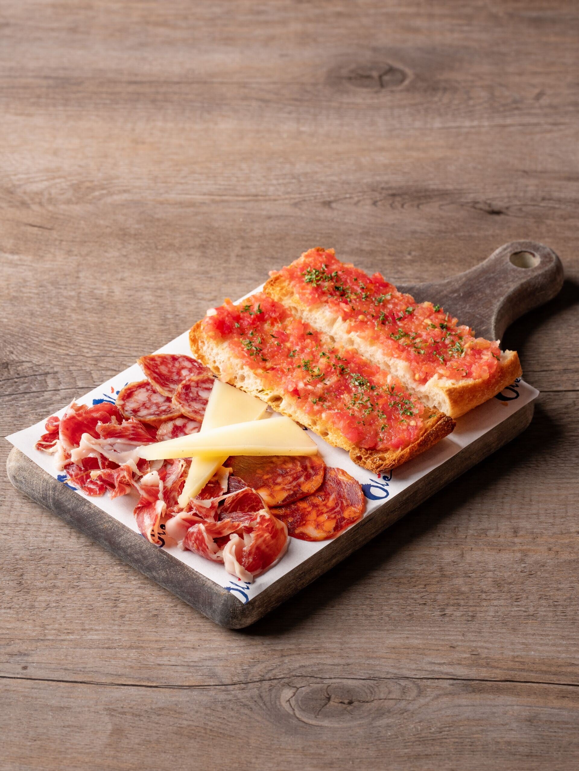 STARTER La Tabla Iberica Premium Ibérico cold cuts, aged Manchego cheese & tomato bread 1