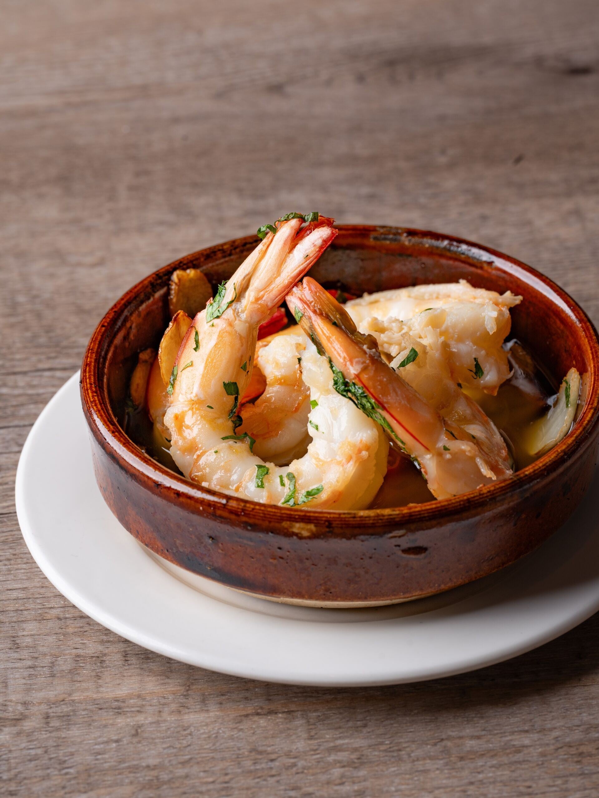 STARTER Gambas al Ajillo Sizzling sea prawns in aromatic garlic oil & chili 3