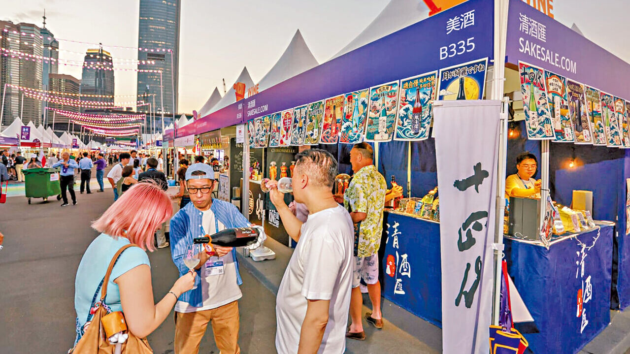 香港美酒佳餚巡禮昨晚於中環海濱及添馬公園開鑼。(鍾式明攝)