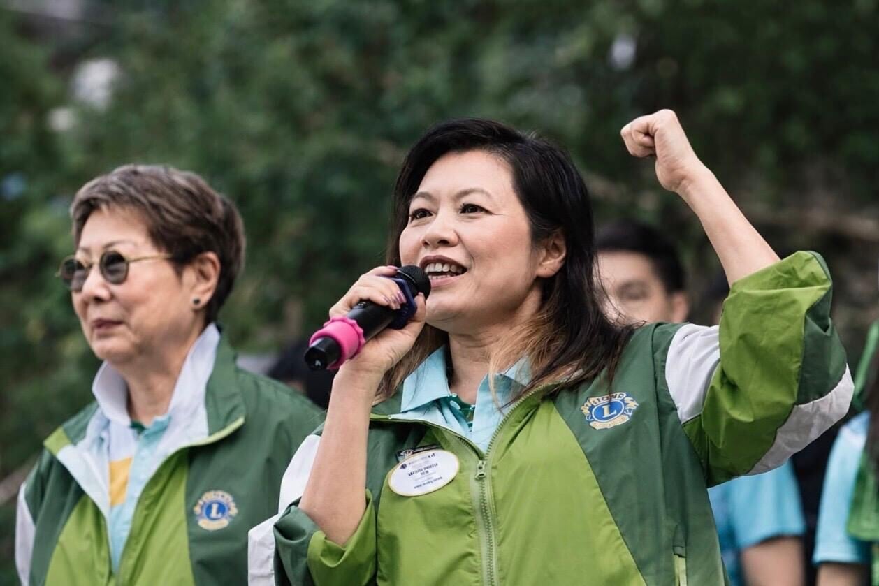 國際獅子會中國港澳303區總監袁秀齡女士為一眾青少年打氣