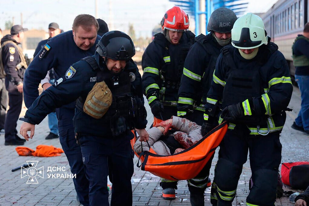 烏克蘭第聶伯羅(Dnipro)火車站被俄羅斯無人機襲擊,最少14死(AP)