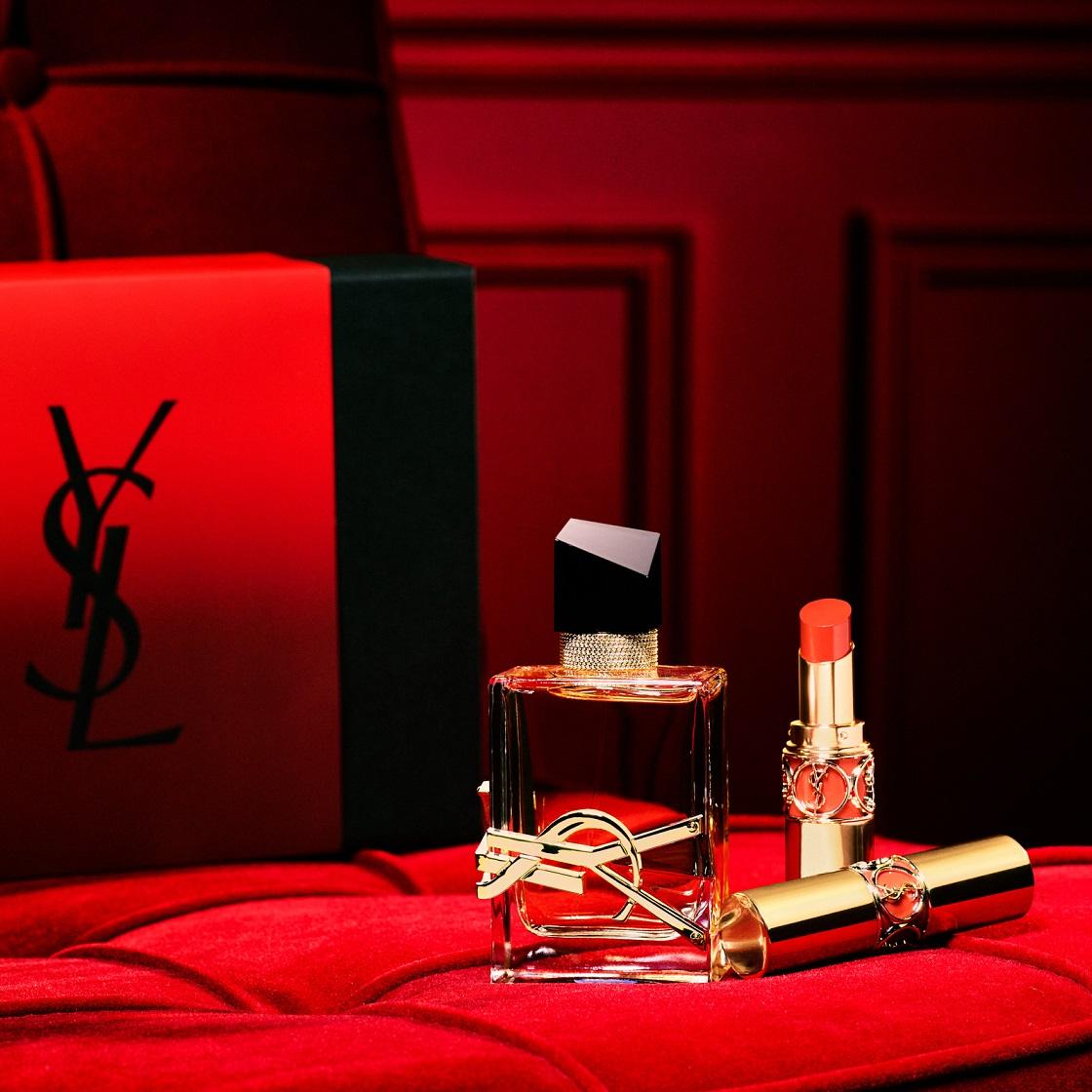 香水及唇膏限定禮盒 $1,475 / $1,360 禮盒內含: LIBRE 或 MON PARIS INTENSÉMENT 50ml香水一支 迷魅凝亮護唇膏 或 迷魅亮彩唇膏一支(可自選色號) Gift from YSL: 精美禮遇 (價值:$190)