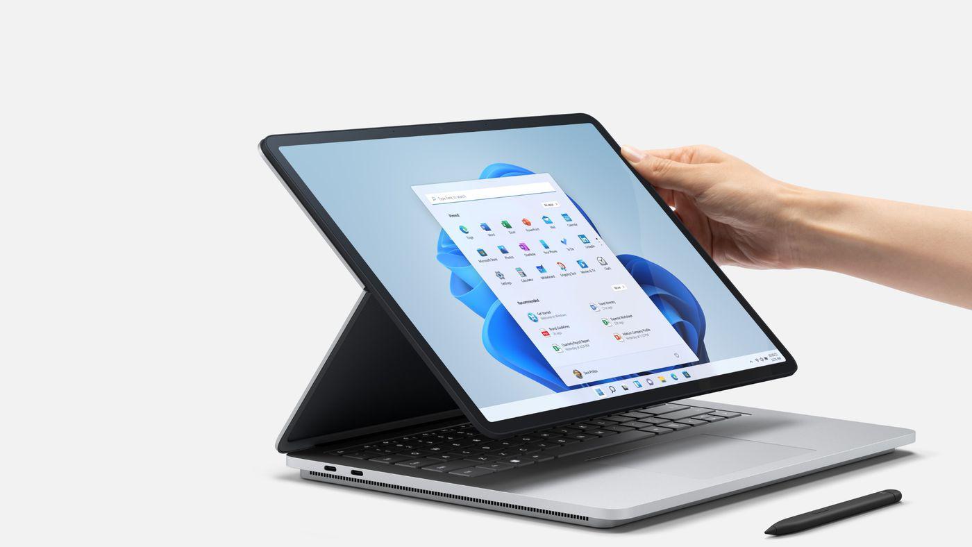Surface Laptop Studio採用全新Dynamic Woven Hinge動態編織轉軸,容許將屏幕趨前使用。