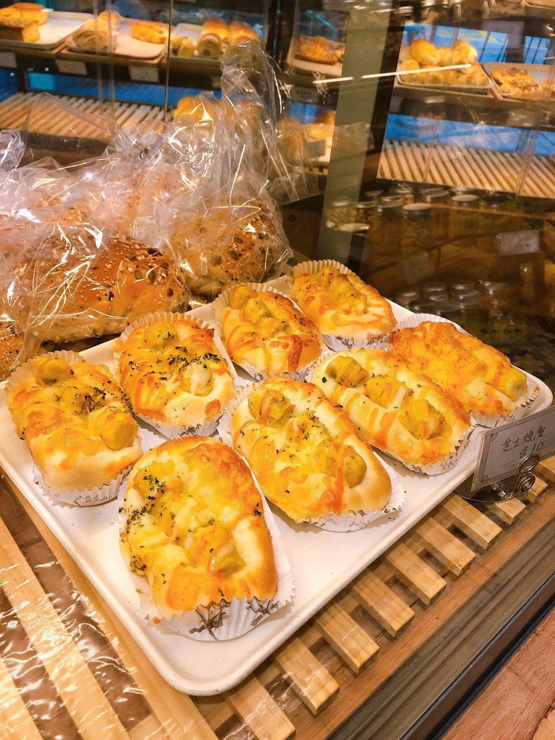 一共有七味魚肉芝士燒賣包和雞肉燒賣芝士包兩款口味。(Instagram : (Instagram : chikin721))