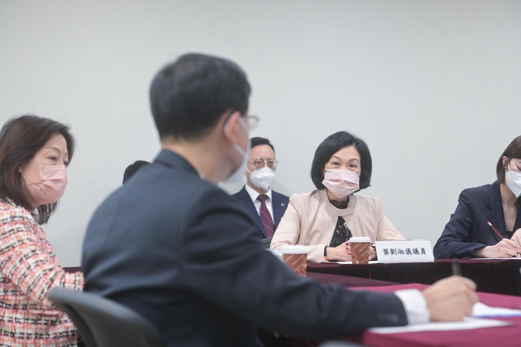 新民黨, 葉劉淑儀, 李家超, 黎棟國, 容海恩