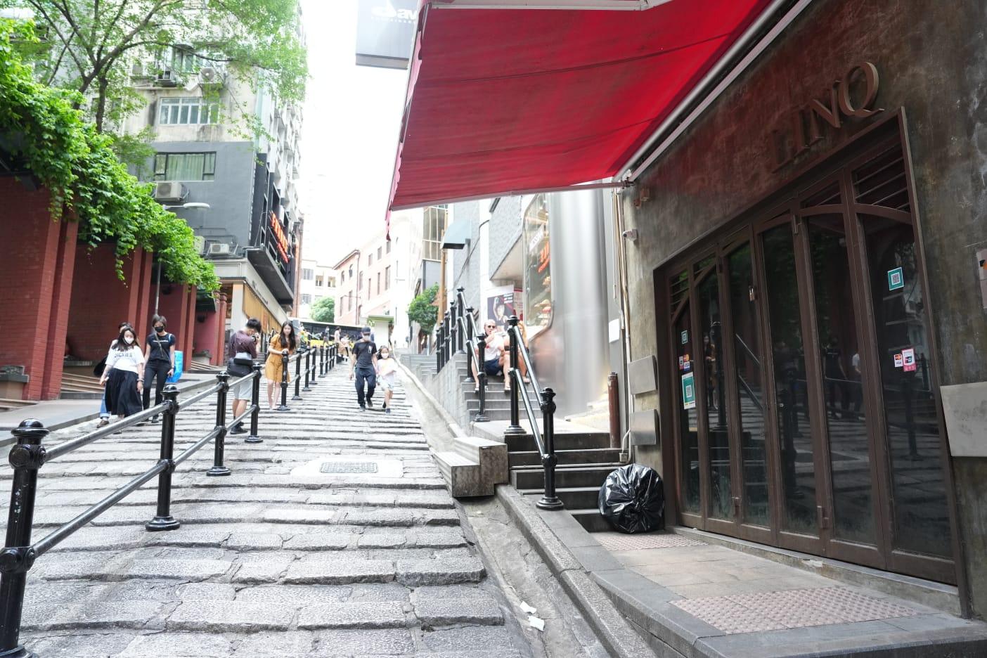 環酒吧群組多45宗個案