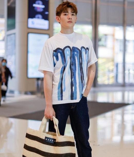 《全民造星II》的Aiden加盟英皇今年出道。