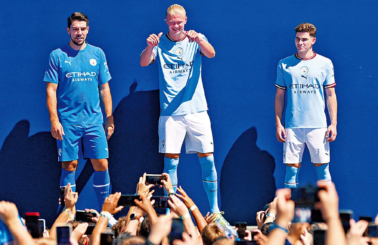 曼城晒新兵 夏蘭特揀「9號」望創傳奇