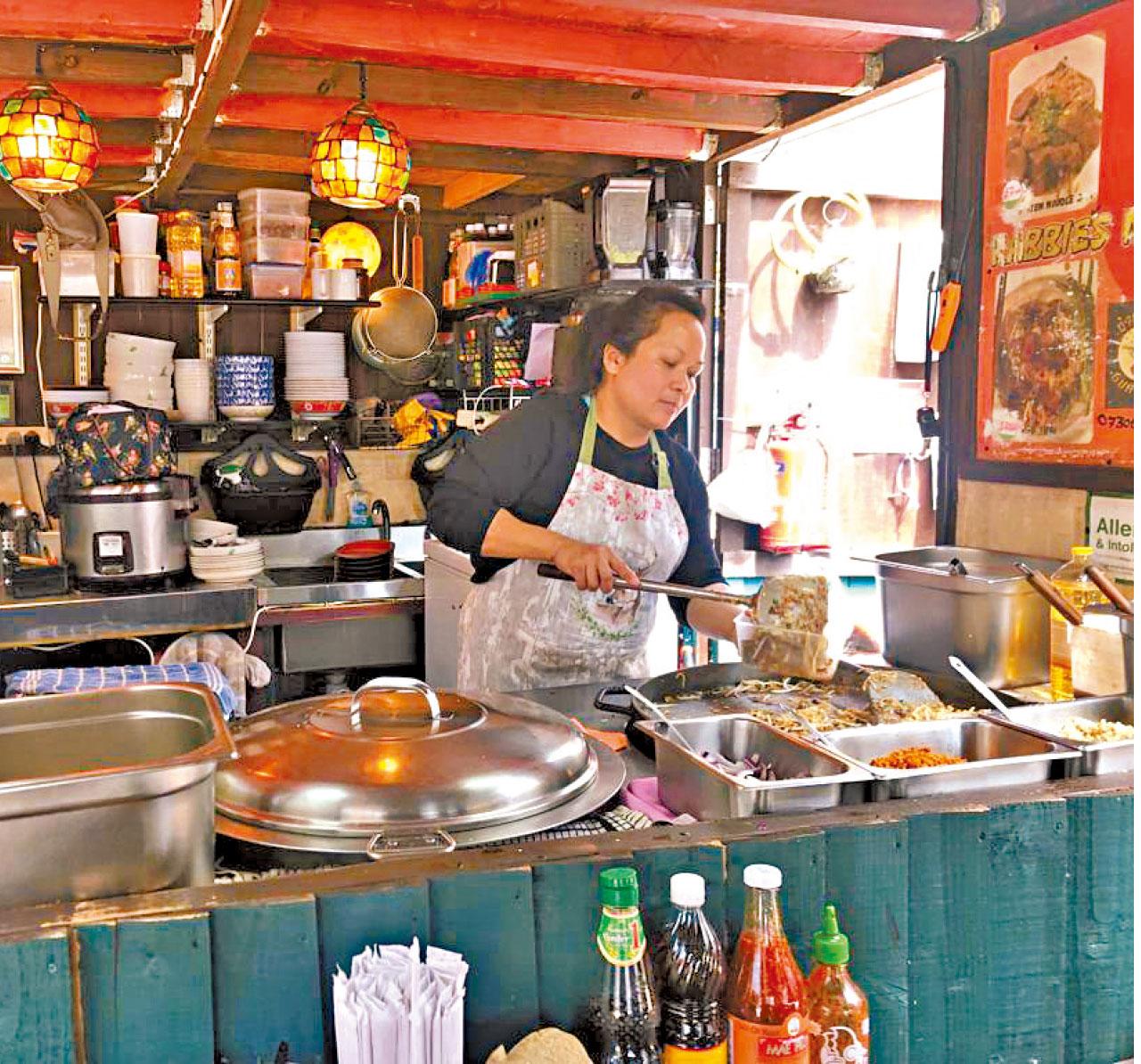 在曼城感受泰式街邊檔風味