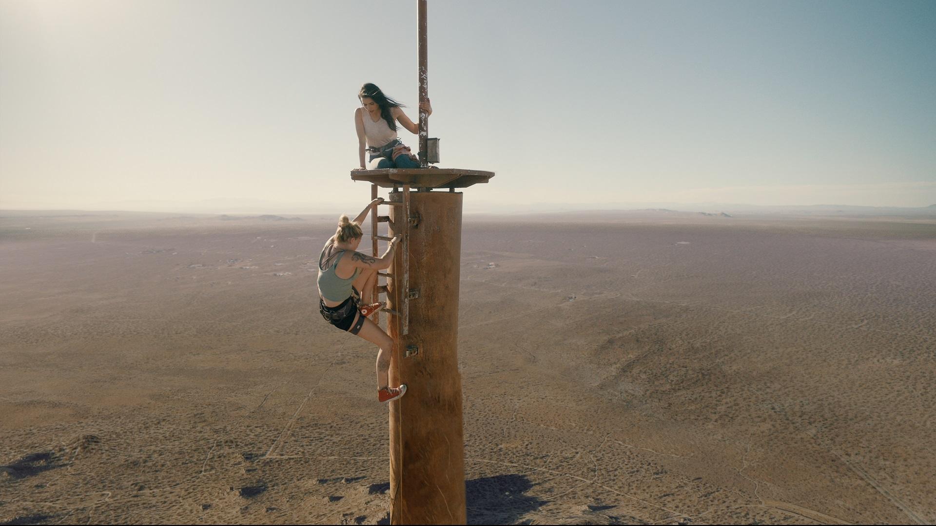 《命懸2000呎》劇照。